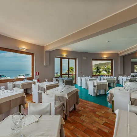 Lh Pedraladda Hotel